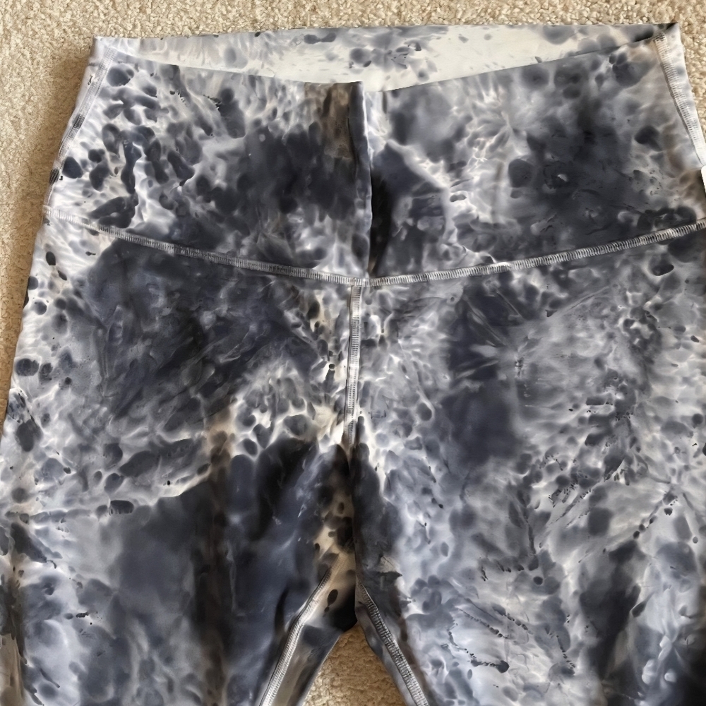 Lululemon Wunder Under HR Tight 25" Gray and White Tie-Dye Leggings, 12
